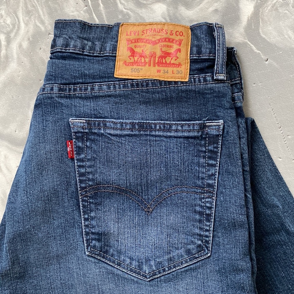 Levi's Mens 505 34x30 Dark Blue - Like New